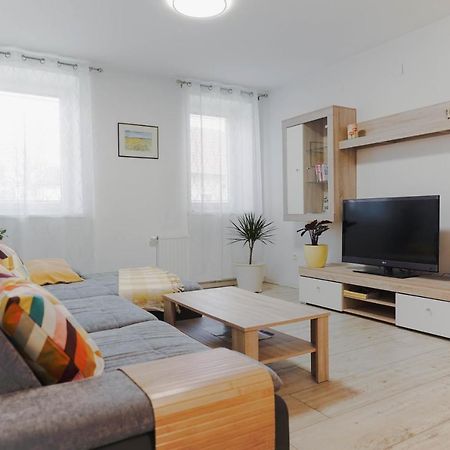 Pri Neji Apartamento Postojna Exterior foto